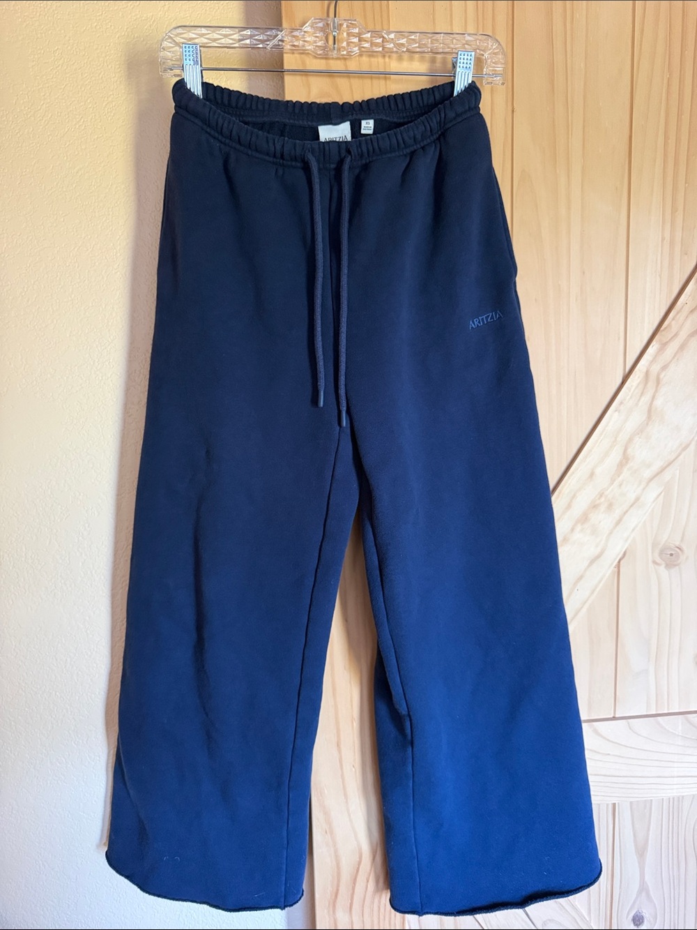 Aritzia Cropped Navy Blue Sweatpants